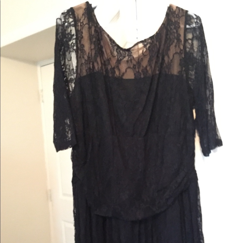 Kiyonna black lace long sleeve dress